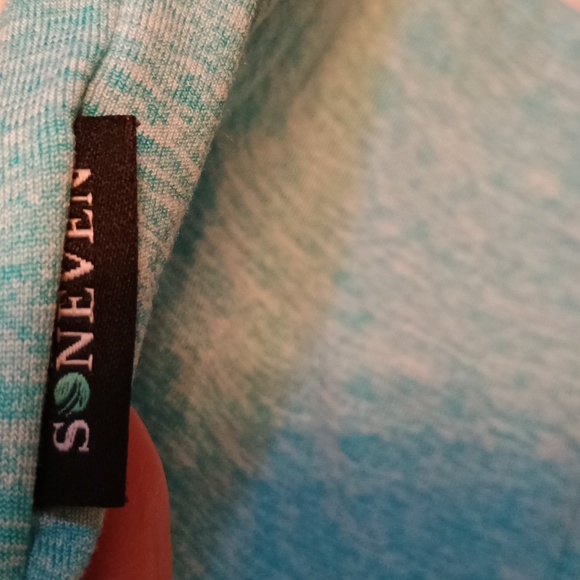 Soneven Teal Long Sleeve Running Shirt Moisture Wicking With Thumb Holes - Picture 2 of 8